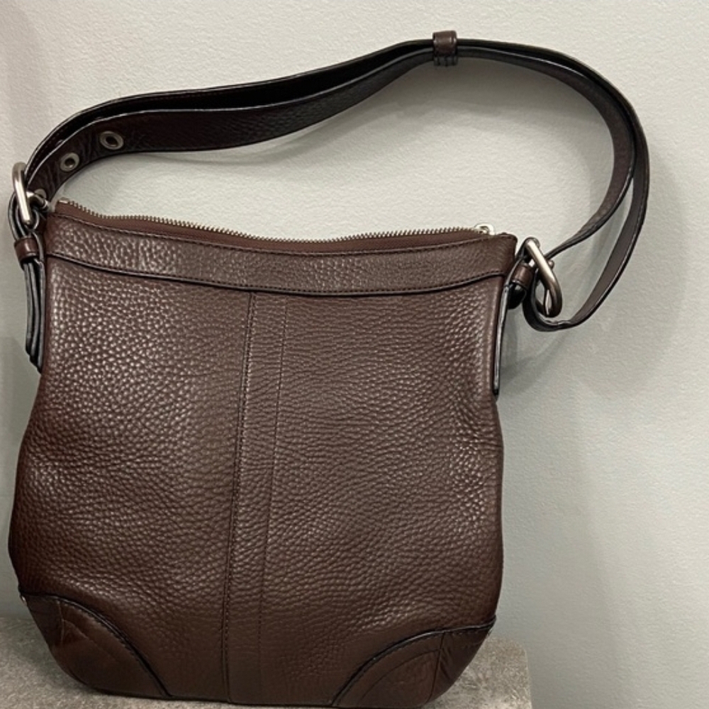 Coach Bleecker Felicia shoulder crossbody bag.